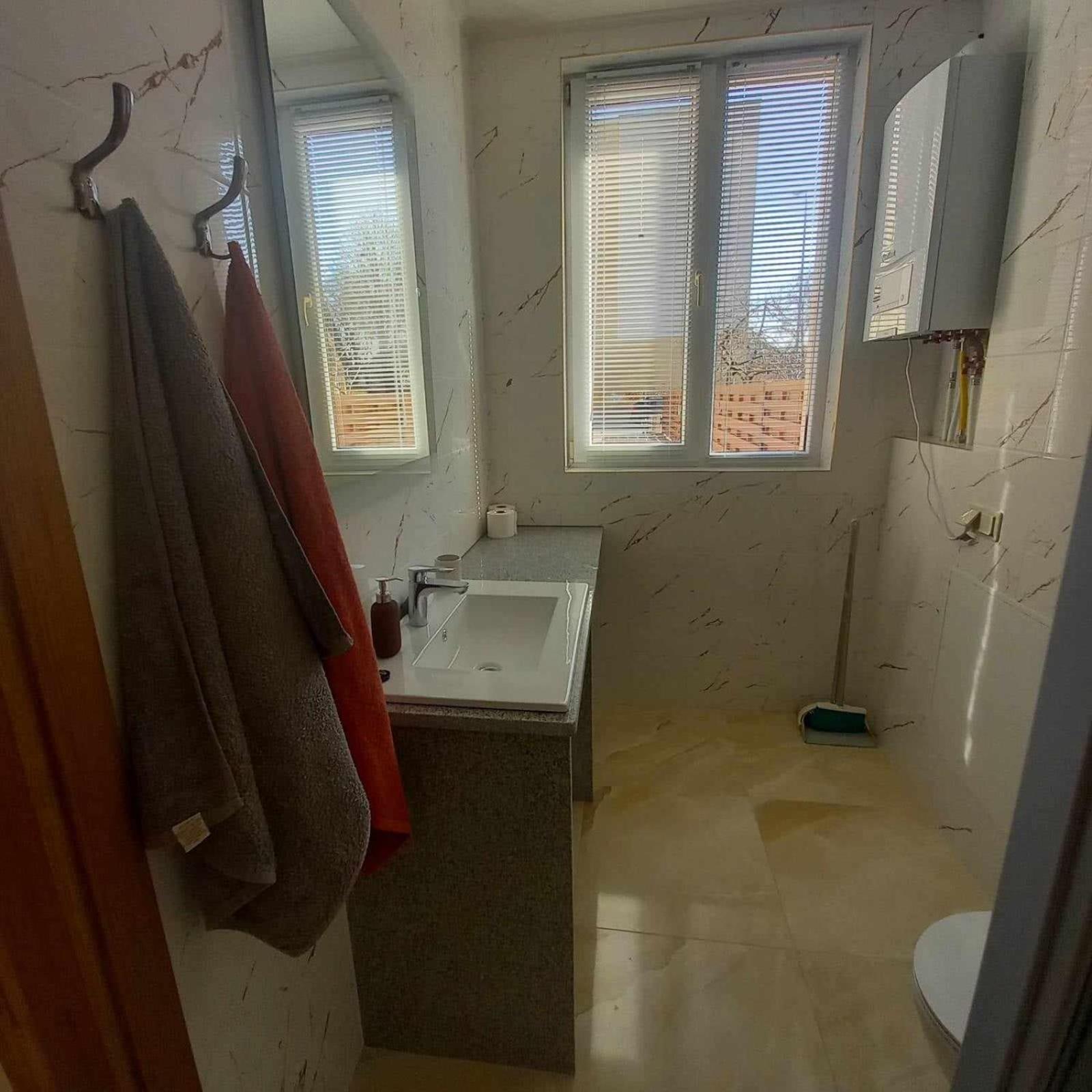 S Neries 19 Apartamentai Su Parkingu Šiauliai Екстериор снимка