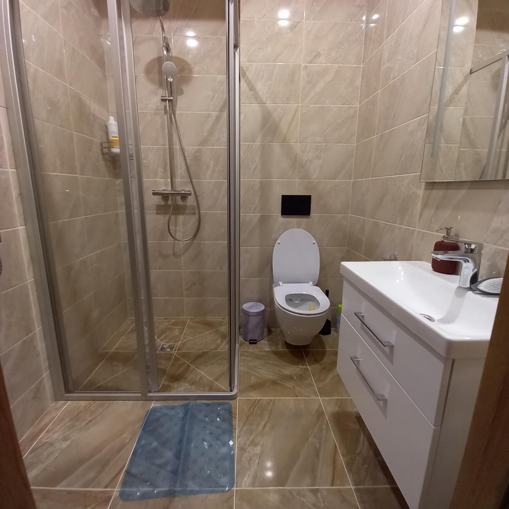 S Neries 19 Apartamentai Su Parkingu Šiauliai Стая снимка